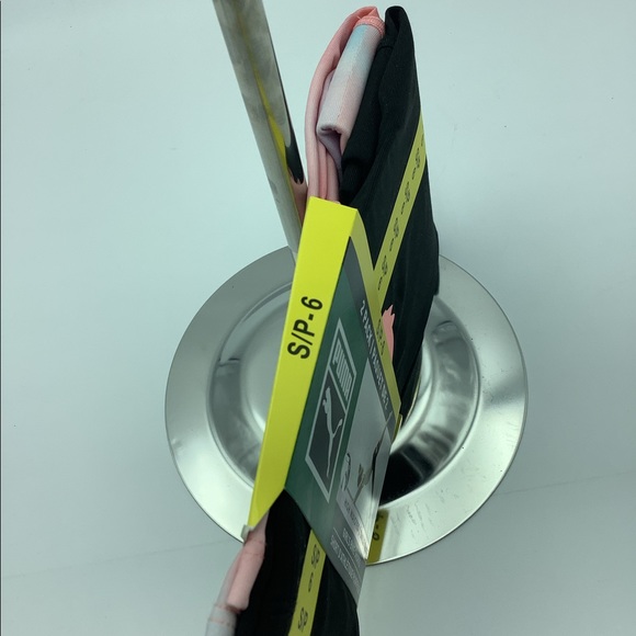 PUMA .. Girl’s Bike Shorts 🩳 .. Size Small (6) - Picture 3 of 4